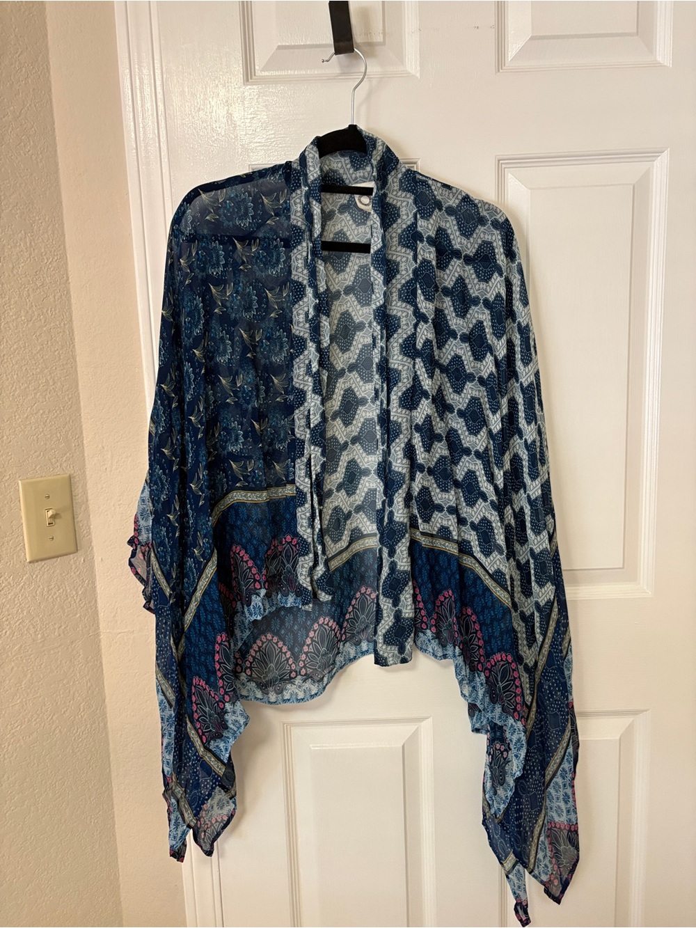Akemi + Kin Anthropologie Boho Sheer Blue Patterned Kimono